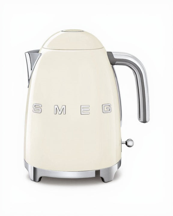 Cream-colored kettle with 'SMEG' branding on a white background
